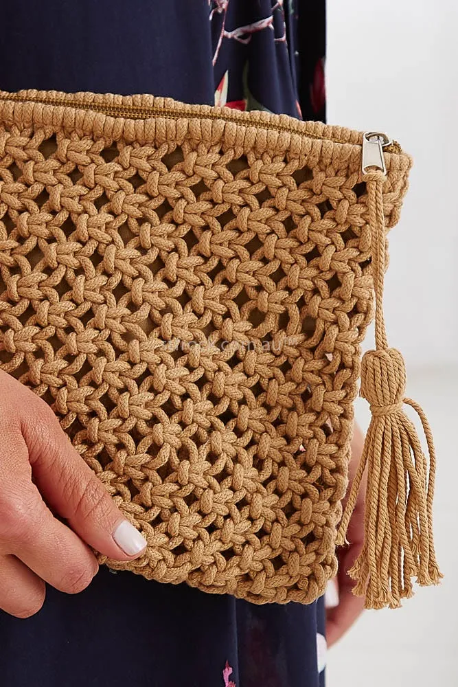 August   Delilah Lisbon Clutch In Camel